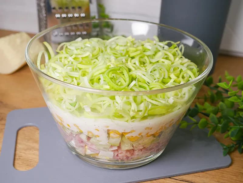 Jak zmiękczyć pora do sałatki, by uniknąć twardej tekstury?