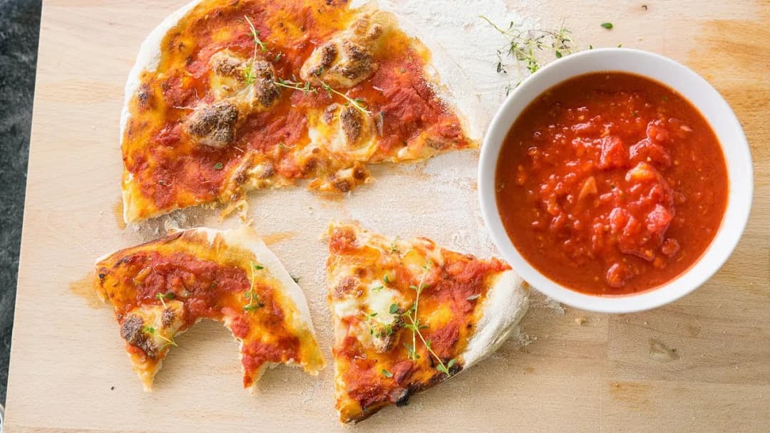 Jak się robi sos do pizzy – prosty przepis na pyszny smak