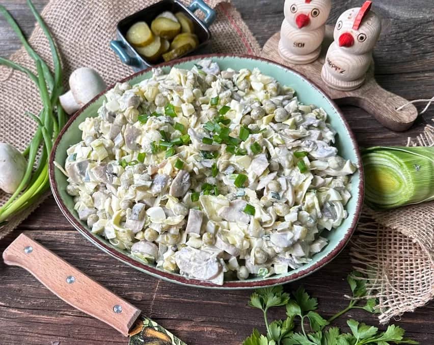 Jak długo gotować pieczarki do sałatki, by były idealne?