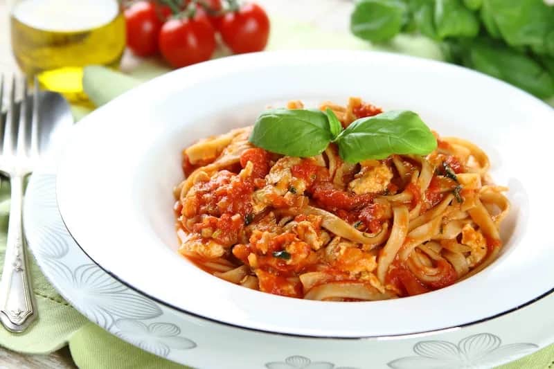 Zdrowe spaghetti z indyka - pyszny przepis na lekkie danie obiadowe Zdrowe spaghetti z indyka - pyszny przepis na lekkie danie obiadowe